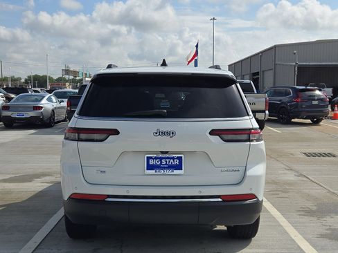 Used 2023 Jeep Grand Cherokee L Laredo image 5