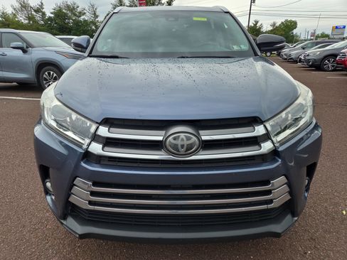 Used 2017 Toyota Highlander Limited AWD/4WD image 8