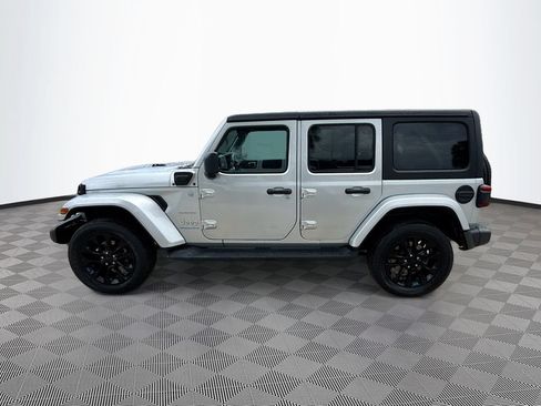 Used 2023 Jeep Wrangler Unlimited Sahara w/ Cold Weather Group AWD/4WD image 9