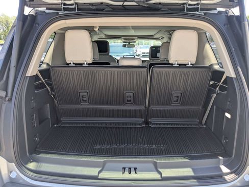 Certified 2023 Ford Expedition Platinum AWD/4WD image 13