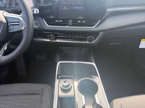 New 2026 Chevrolet Equinox LT AWD/4WD image 11