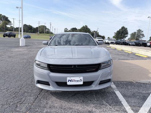 Used 2021 Dodge Charger SXT w/ Leather Interior Group RWD image 9