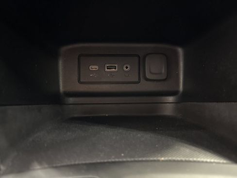 Used 2021 Chevrolet Equinox LT FWD image 20