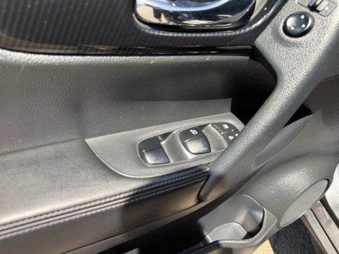 Used 2020 Nissan Rogue SL FWD image 13