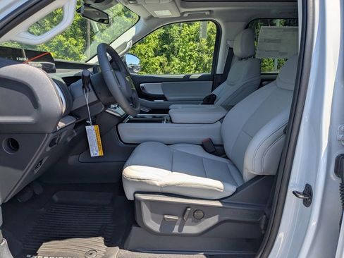 New 2026 Ford Expedition Active RWD image 14