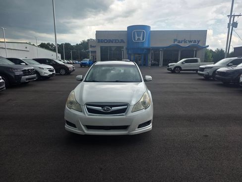 Used 2011 Subaru Legacy 2.5i Premium AWD/4WD image 8