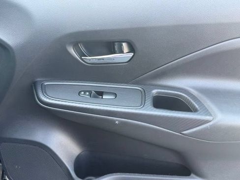 Used 2025 Nissan Versa SV FWD image 15