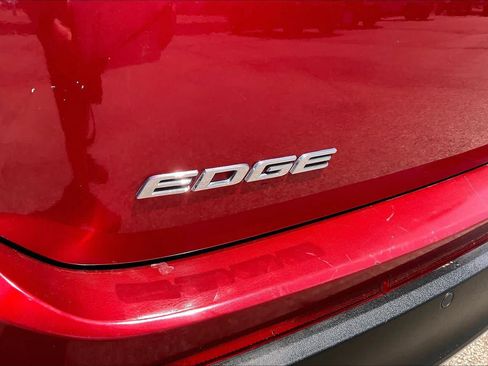 Used 2017 Ford Edge SEL w/ Equipment Group 201A AWD/4WD image 30