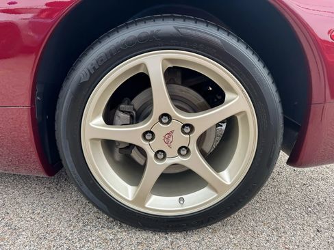 Used 2003 Chevrolet Corvette Convertible w/ Preferred Equipment Group1 image 16