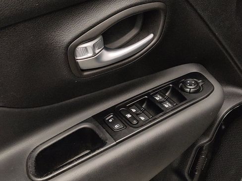 Used 2020 Jeep Renegade Altitude AWD/4WD image 27