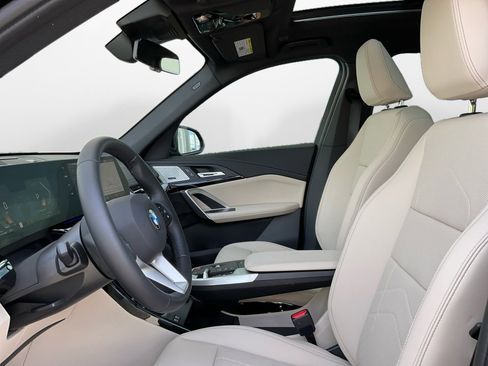 Certified 2025 BMW X1 xDrive28i w/ Technology Package image 9