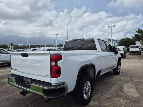 Used 2024 Chevrolet Silverado 2500 LT w/ Convenience Package AWD/4WD image 3