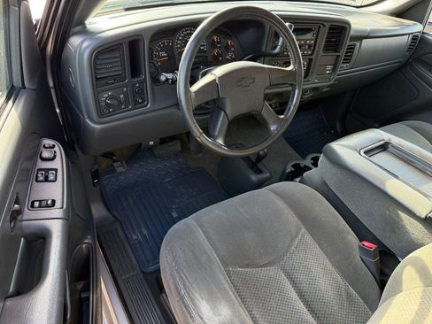 Used 2004 Chevrolet Silverado 1500 4x4 Regular Cab w/ Light Duty Power Package image 11