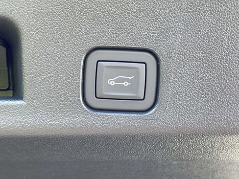 New 2026 Chevrolet Traverse Z71 w/ Driver Confidence Package image 12