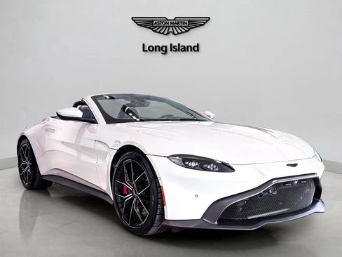 Used 2023 Aston Martin V8 Vantage Roadster image 4