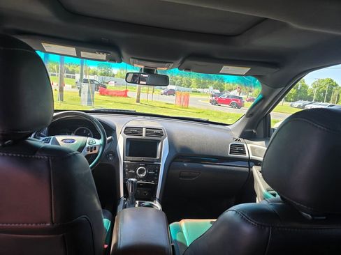 Used 2014 Ford Explorer Limited w/ Equipment Group 302A AWD/4WD image 11