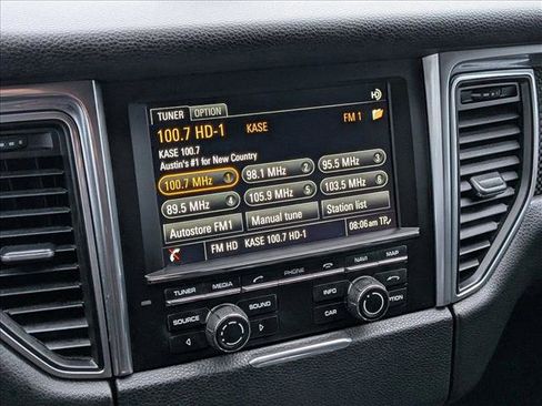 Used 2016 Porsche Macan S image 12