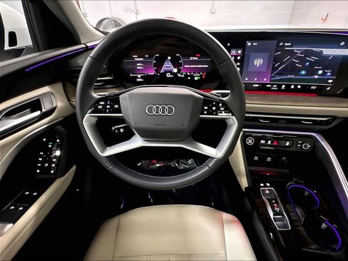 Used 2025 Audi Q5 Premium AWD/4WD image 8