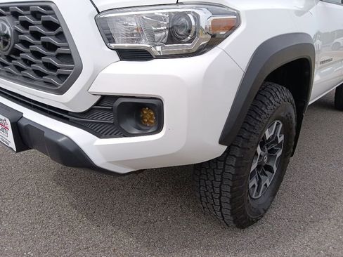 Used 2021 Toyota Tacoma TRD Off-Road w/ Technology Package AWD/4WD image 9