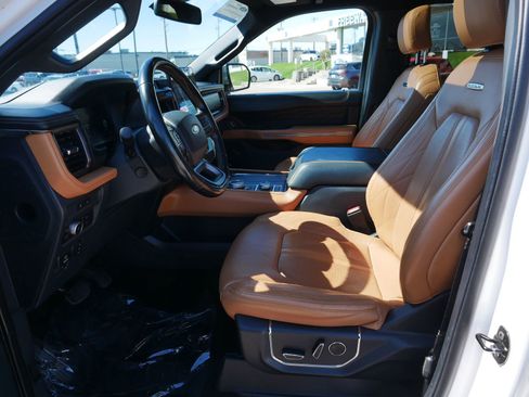 Used 2022 Ford Expedition Max Platinum AWD/4WD image 15