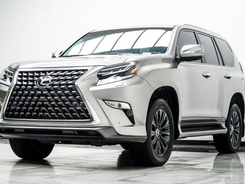 Used 2023 Lexus GX 460 Premium w/ Accessory Package AWD/4WD image 11