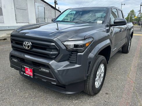 Certified 2025 Toyota Tacoma SR5 AWD/4WD image 1