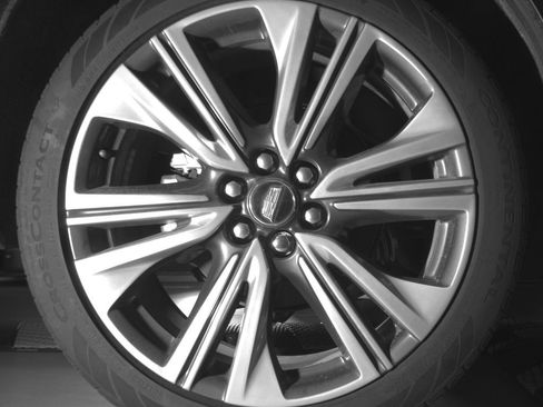 Certified 2025 Cadillac Optiq Luxury 2 AWD/4WD image 11