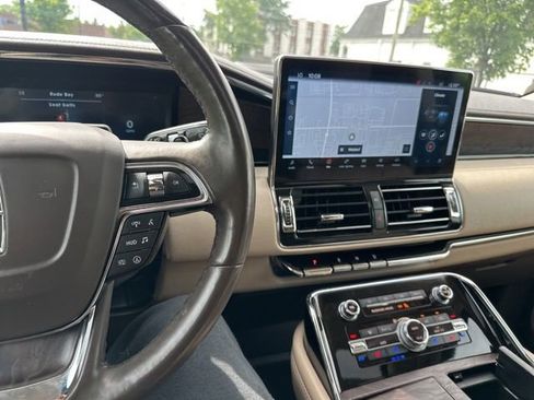 Used 2022 Lincoln Navigator Reserve AWD/4WD image 45