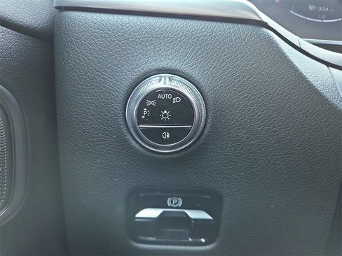 Used 2023 Mercedes-Benz GLC 300 4MATIC image 28