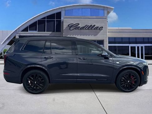 Used 2024 Cadillac XT6 Sport w/ LPO, Onyx Lite Package AWD/4WD image 4