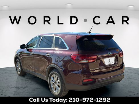 Used 2019 Kia Sorento FWD image 9