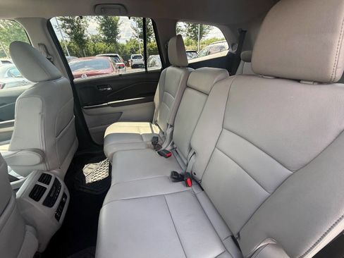 Used 2017 Honda Pilot Touring image 27