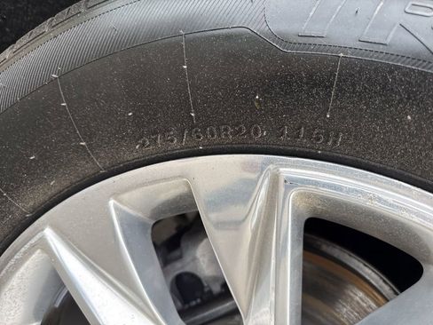 Used 2023 Chevrolet Suburban Premier AWD/4WD image 38