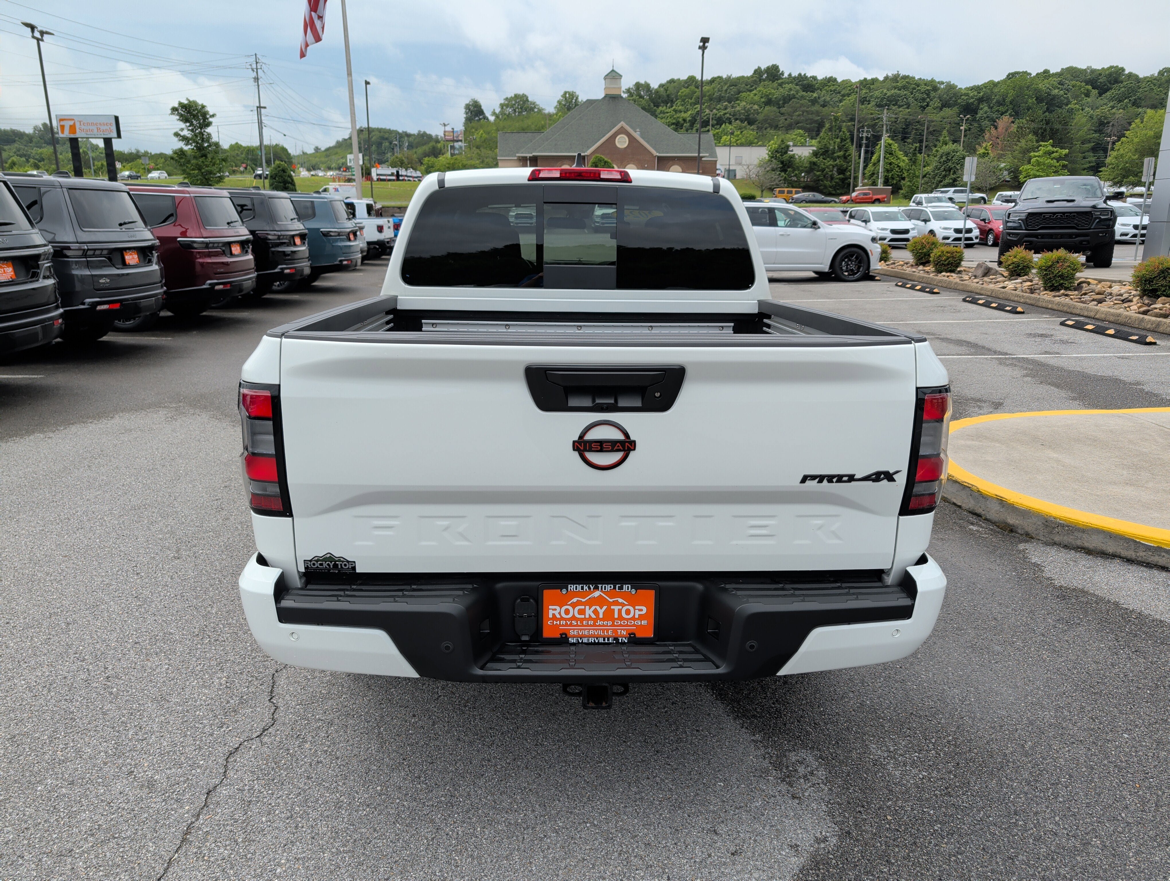 Used 2024 Nissan Frontier PRO-4X w/ Pro Convenience Package AWD/4WD image 7