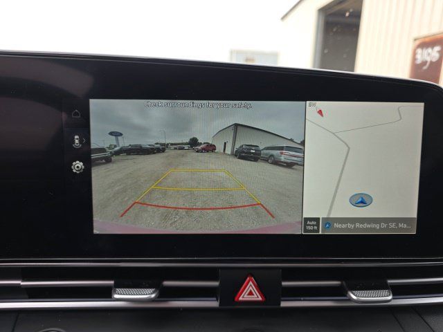 Used 2025 Hyundai Elantra SEL FWD image 18