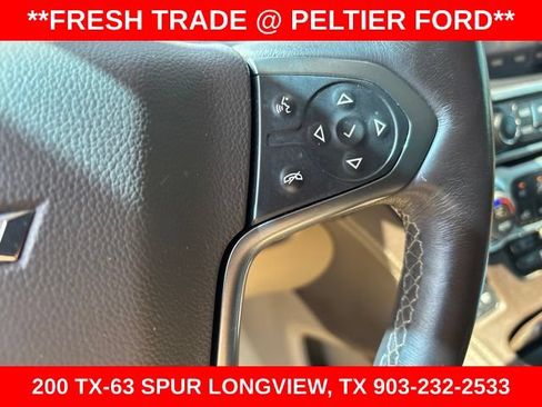 Used 2015 Chevrolet Suburban LTZ RWD image 12