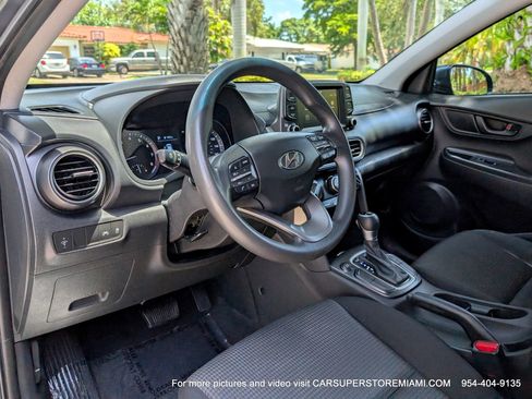 Used 2020 Hyundai Kona SE image 2