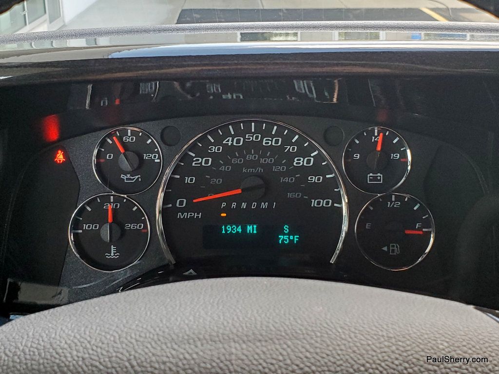 Used 2025 Chevrolet Express 2500 w/ Driver Convenience Package RWD image 51