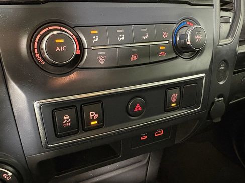 Used 2024 Nissan Titan SV AWD/4WD image 37