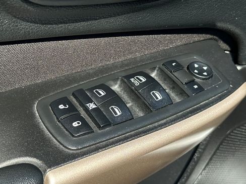 Used 2018 Jeep Cherokee Latitude FWD image 13