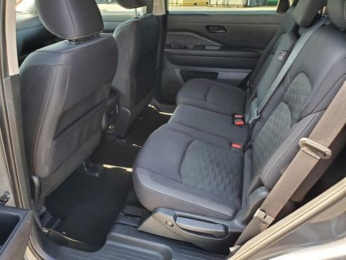 Certified 2023 Nissan Pathfinder SV image 12