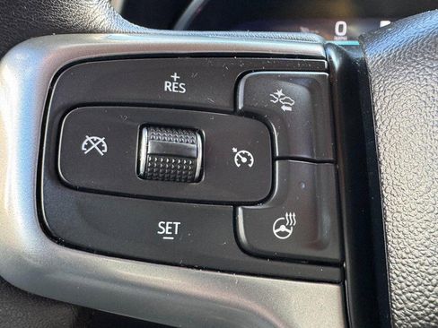 Used 2022 Chevrolet Suburban LT w/ Luxury Package image 19