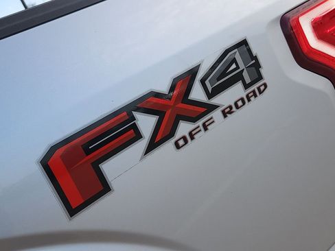 Used 2018 Ford F150 XLT w/ Equipment Group 302A Luxury image 8