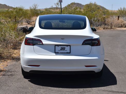 Used 2022 Tesla Model 3 Standard Range RWD image 4