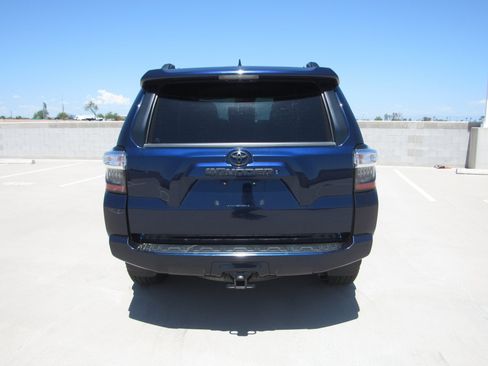 Used 2021 Toyota 4Runner SR5 AWD/4WD image 7