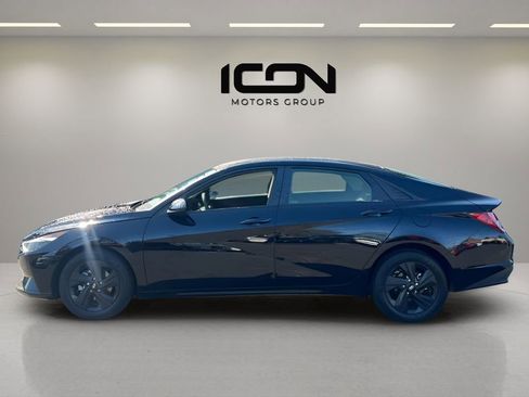 Used 2023 Hyundai Elantra SEL FWD image 2