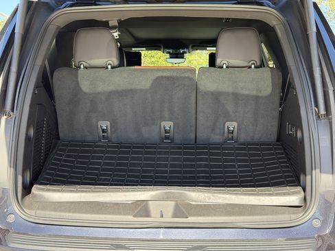 Used 2023 GMC Yukon Denali Ultimate image 10