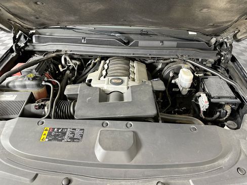 Used 2019 Cadillac Escalade ESV Luxury image 36