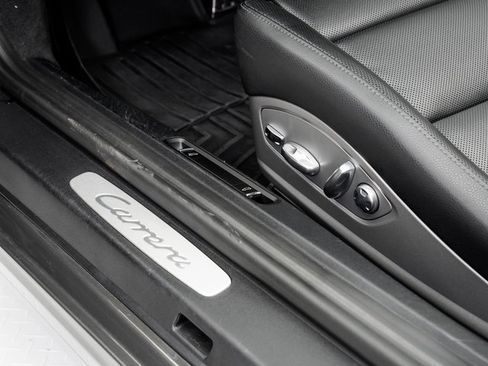 Used 2014 Porsche 911 Carrera image 11