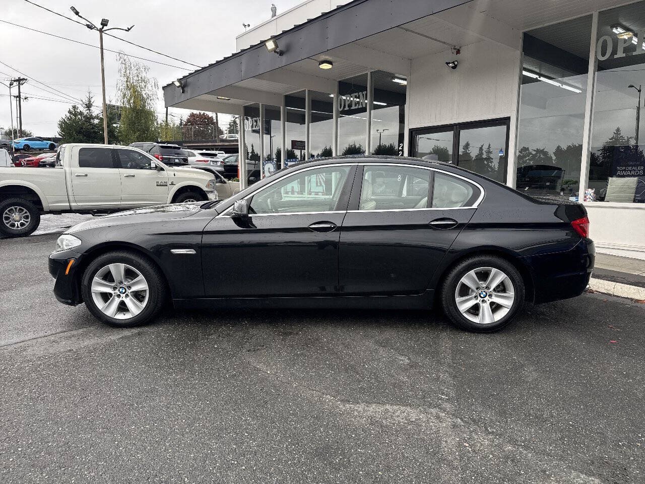 Used 2013 BMW 528i xDrive Sedan AWD/4WD image 2